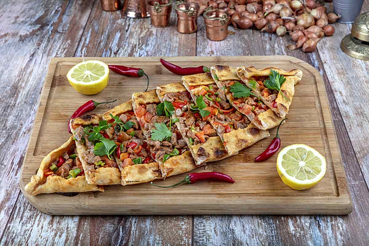 Kuşbaşılı Pide